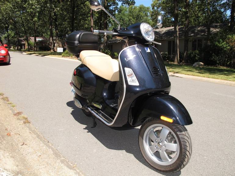 Thumbnail for Vespa Granturismo 2007