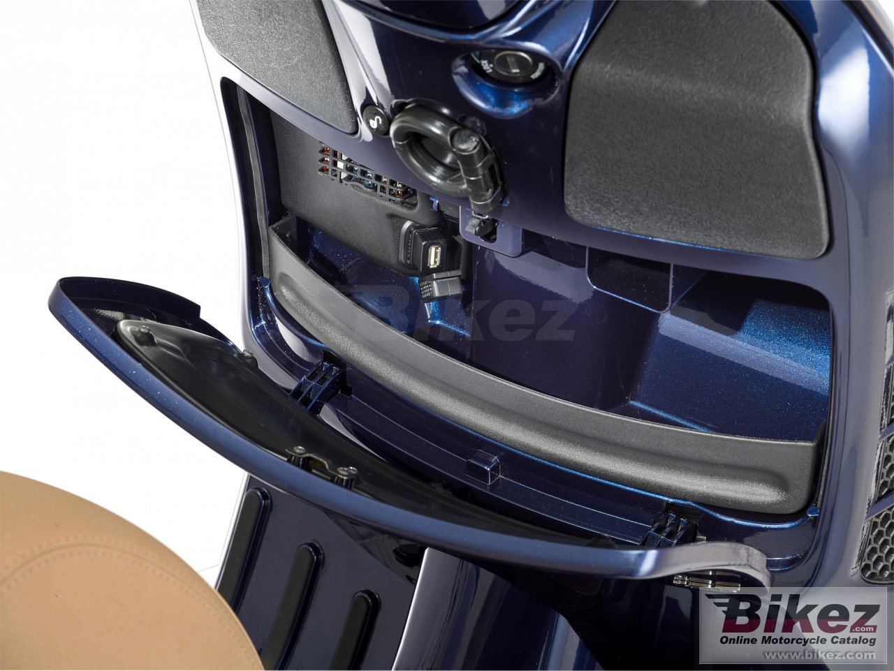 Thumbnail for Vespa GTS 2019