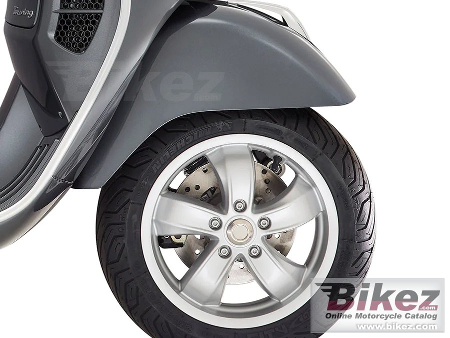 Thumbnail for Vespa GTS 125 Touring 2021