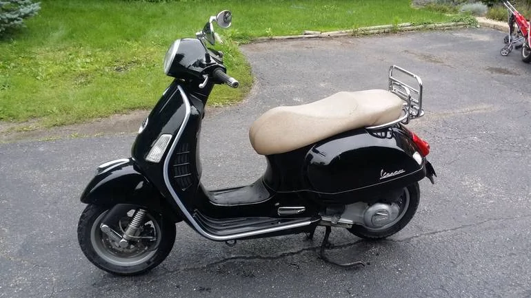 Thumbnail for Vespa GTS 250 2008
