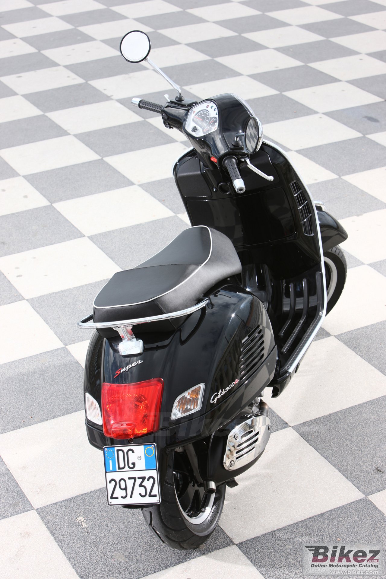 Thumbnail for Vespa GTS 300 Super 2009
