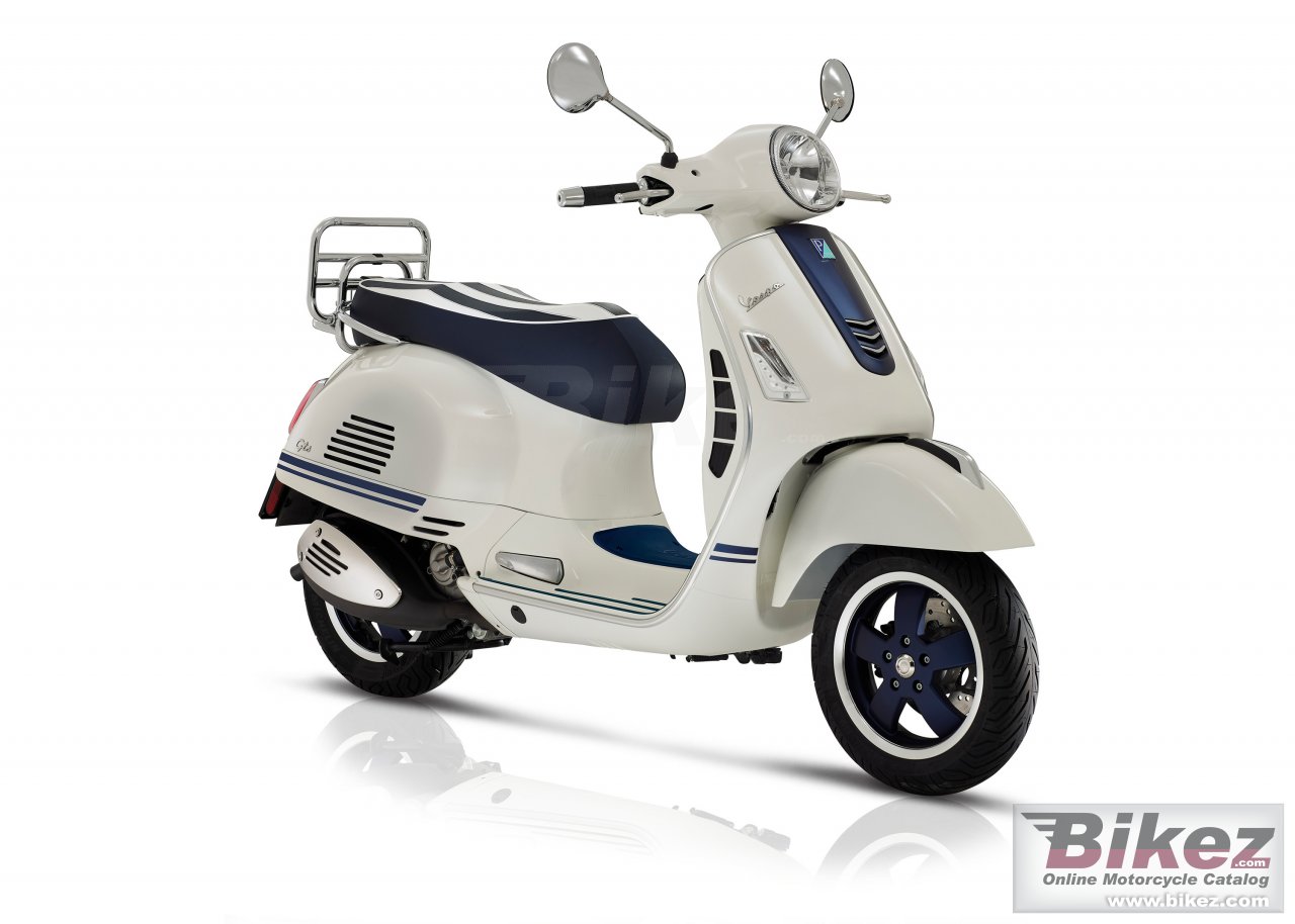 Vespa GTS 300 Yacht Club