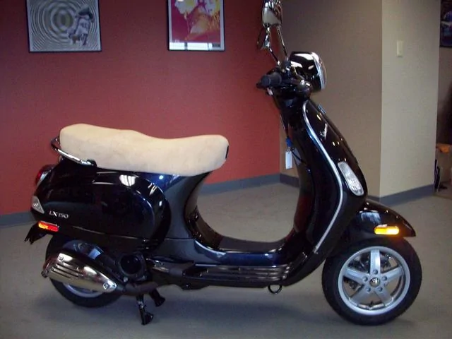 Thumbnail for Vespa LXV 150 2010