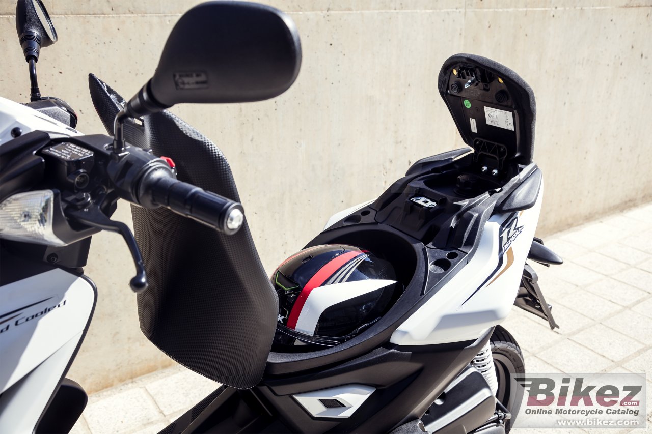 Thumbnail for Yamaha Aerox 4 2016