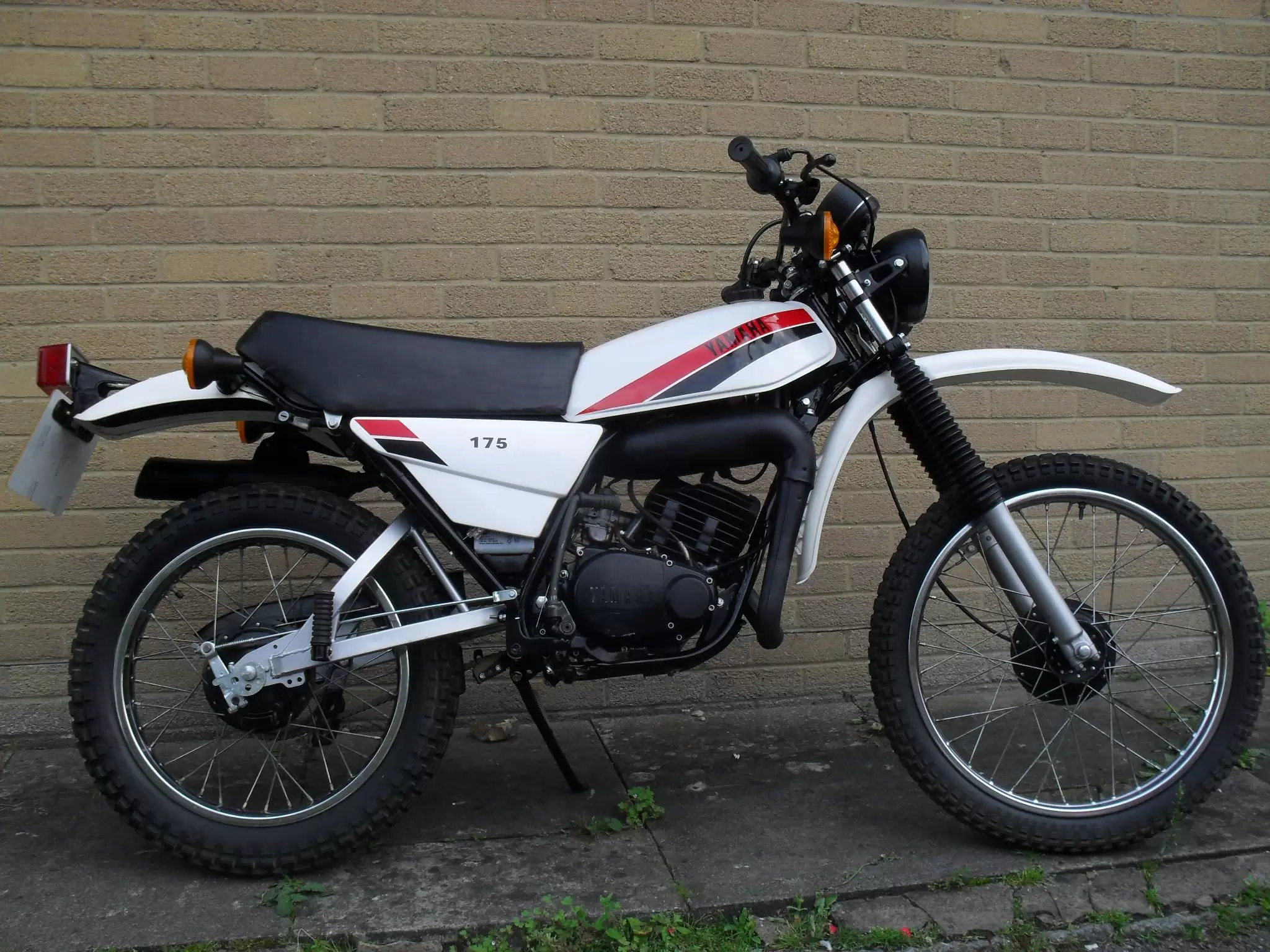Thumbnail for Yamaha DT 175 MX 1981