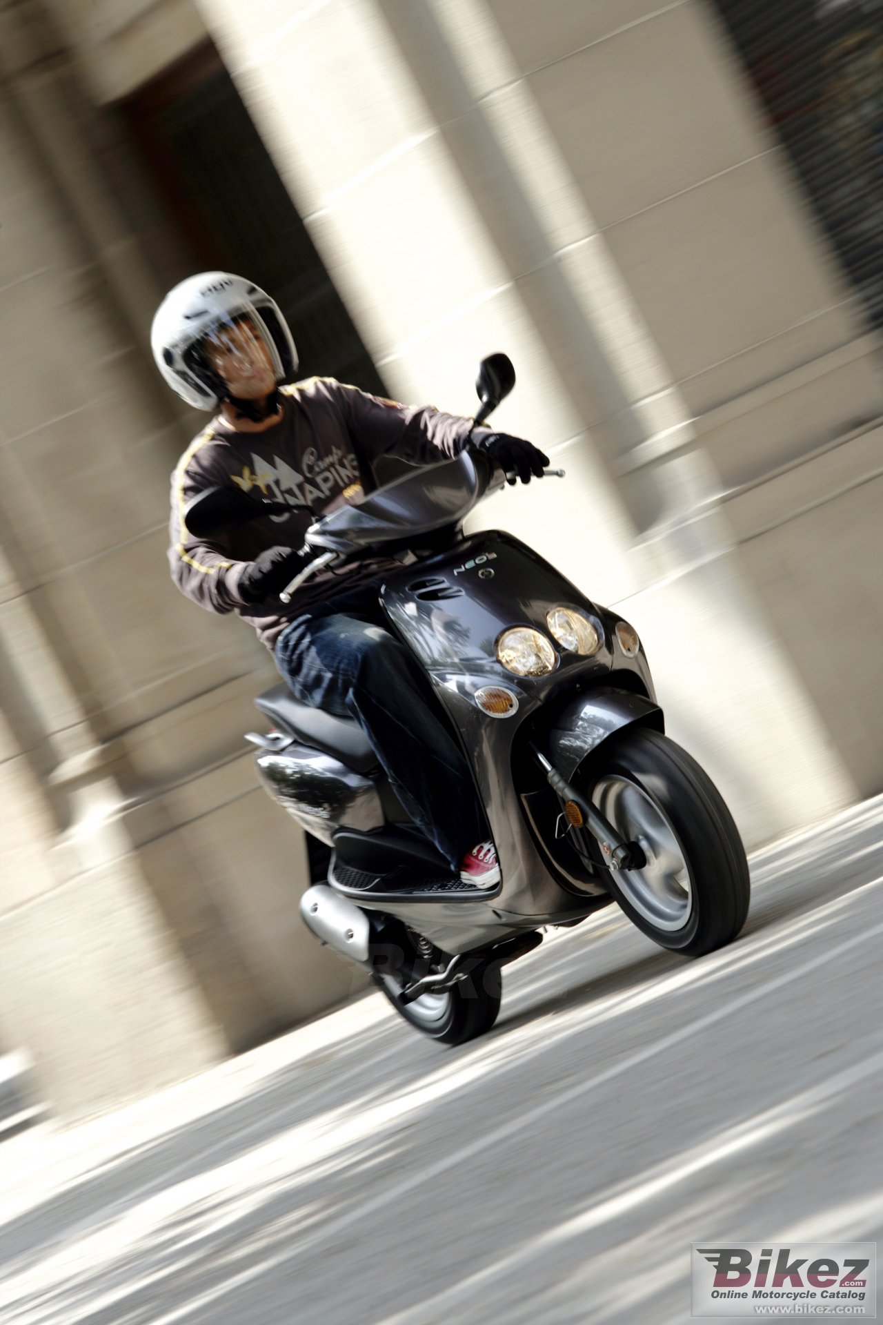 Thumbnail for Yamaha Neos 2007
