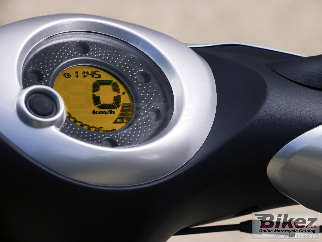 Thumbnail for Yamaha Neos 2010