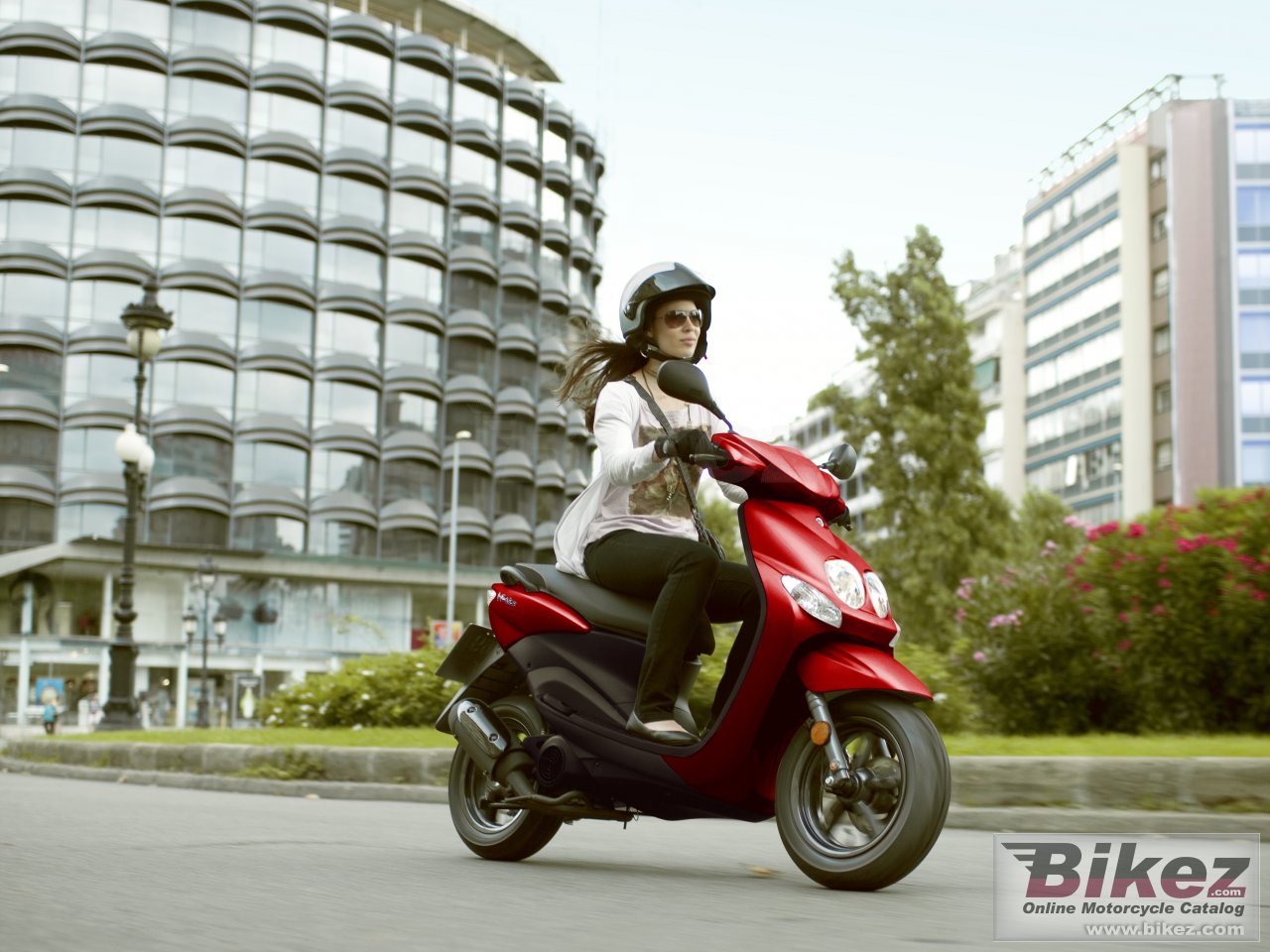Thumbnail for Yamaha Neos 2012
