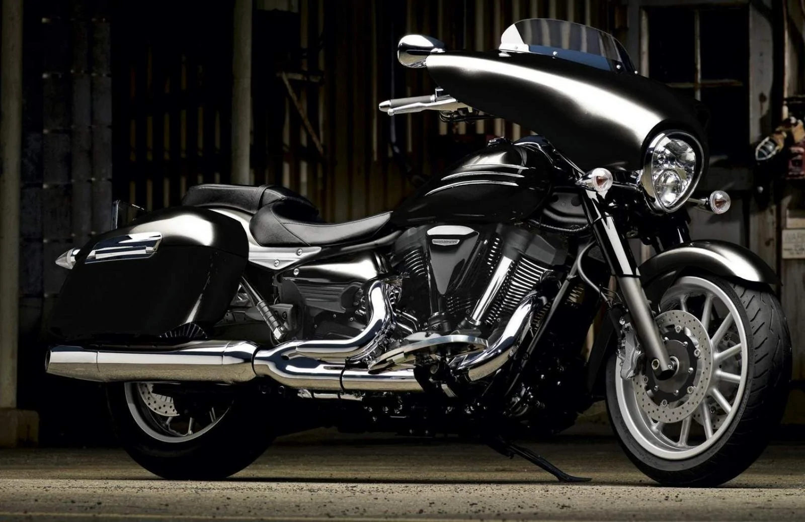 Thumbnail for Yamaha XV1900A 2015