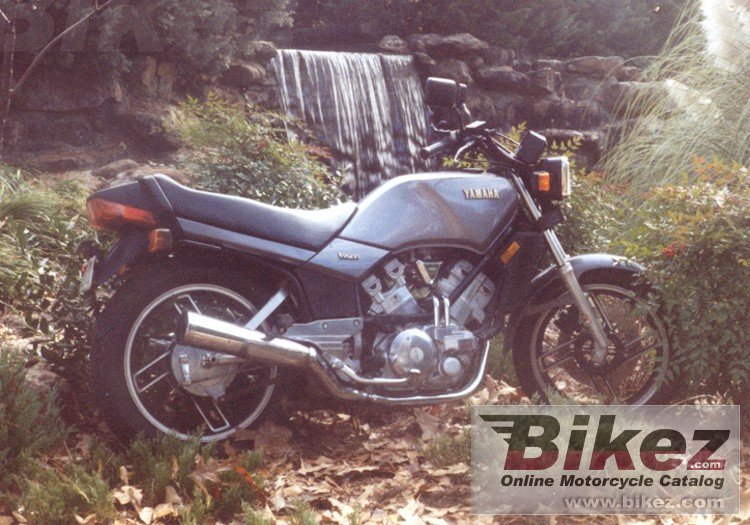 Yamaha XZ 550