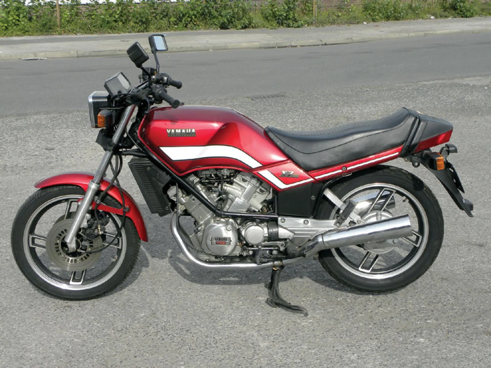 Yamaha XZ 550