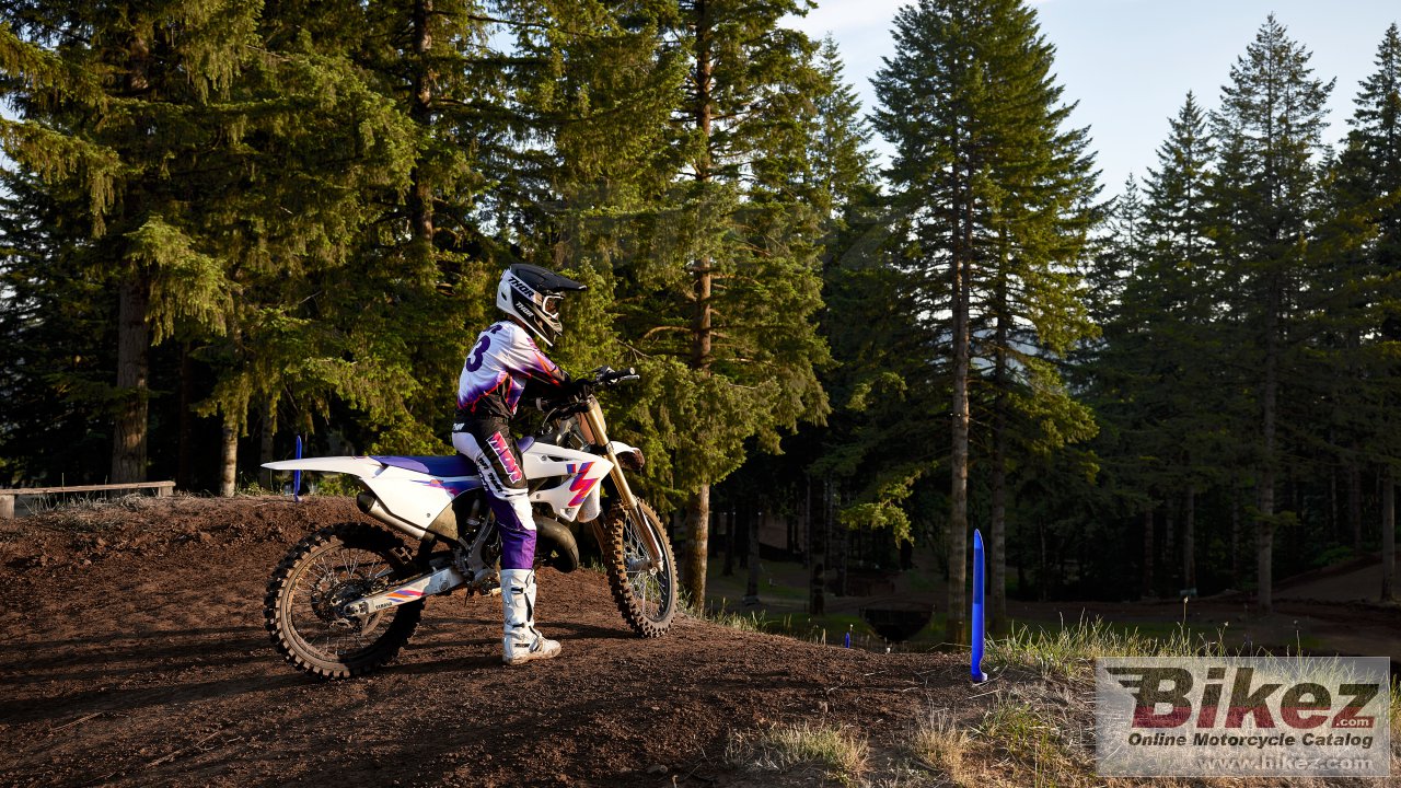 Thumbnail for Yamaha YZ125 50th Anniversary Edition 2024