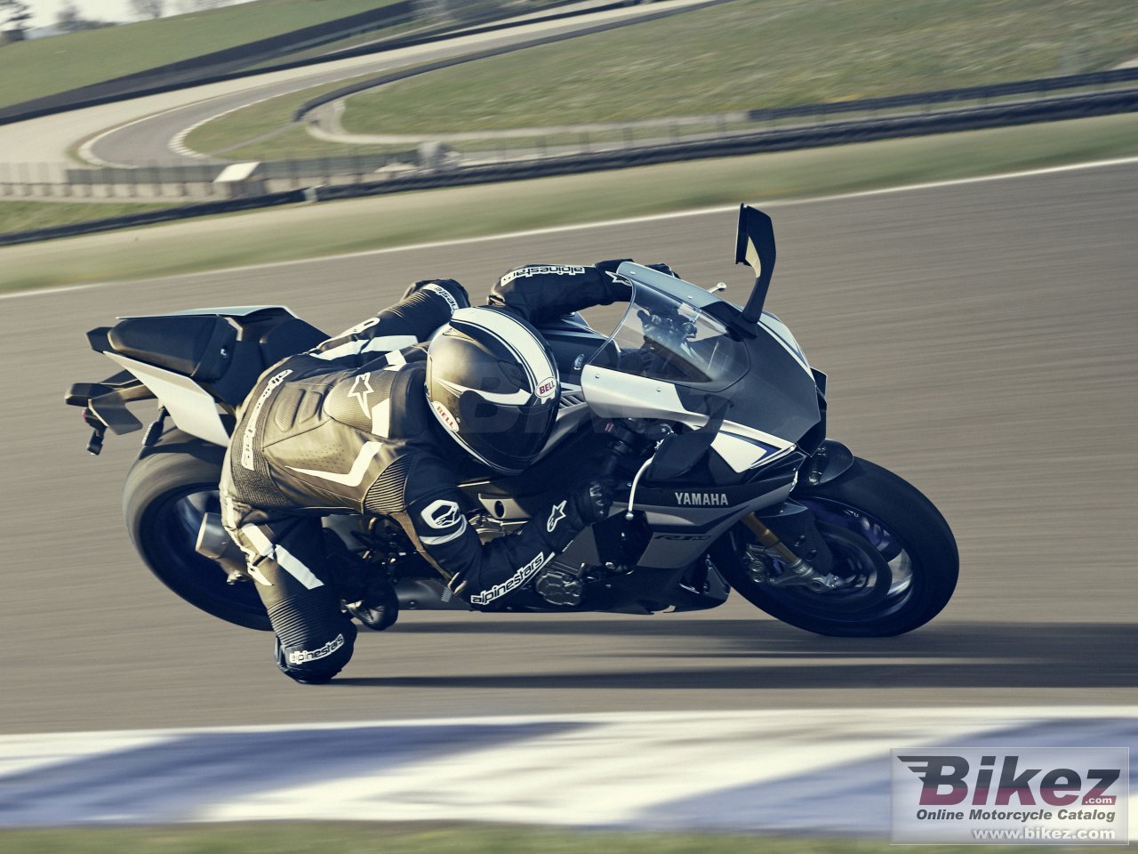 Thumbnail for Yamaha YZF-R1M 2015